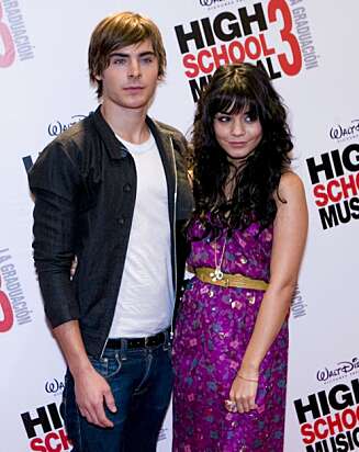 RASKT FORELSKET: Zac Efron innrømmer at det ikke tok lang tid før han ble forelsket i Vanessa Hudgens. RASKT FORELSKET: Zac Efron innrømmer at det ikke tok lang tid før han ble forelsket i Vanessa Hudgens.