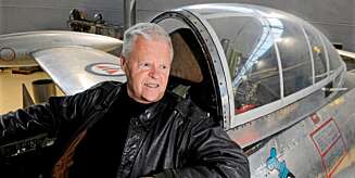 SKREMMENDE: Per Kjendlie tilbake i cockpit på en Thunderjet. Det var både skremmende og spennende å fly tokt mot russergrensen som 20-åring forteller han i dag. SKREMMENDE: Per Kjendlie tilbake i cockpit på en Thunderjet. Det var både skremmende og spennende å fly tokt mot russergrensen som 20-åring forteller han i dag.