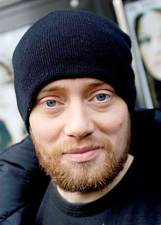 ÆRLIG: Aksel Hennie er kjent for å være ærlig og rettferdig. Men han snakker ikke om privatlivet sitt til pressen. ÆRLIG: Aksel Hennie er kjent for å være ærlig og rettferdig. Men han snakker ikke om privatlivet sitt til pressen.