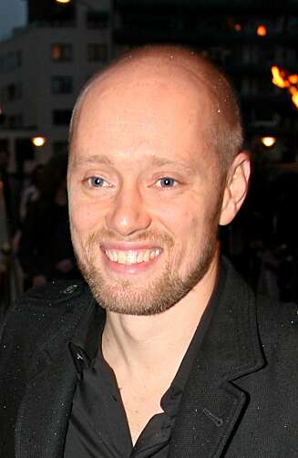 LIKHETER: Aksel Hennie har enkelte likheter med mannen han spiller i sin siste film, Max Manus. LIKHETER: Aksel Hennie har enkelte likheter med mannen han spiller i sin siste film, Max Manus.