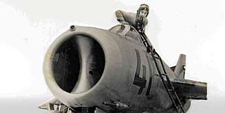 MIG-PILOT: I 1968 var Valentin Prigarins oppgave å skyte ned ""kapitalistiske angrepsfly"". Her er han fotografert i MiG-17 jageren. MIG-PILOT: I 1968 var Valentin Prigarins oppgave å skyte ned ""kapitalistiske angrepsfly"". Her er han fotografert i MiG-17 jageren.