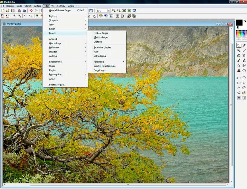 PhotoFiltre er et enkelt program som kan brukes uten at du trenger å installere det på PC-en. PhotoFiltre er et enkelt program som kan brukes uten at du trenger å installere det på PC-en.