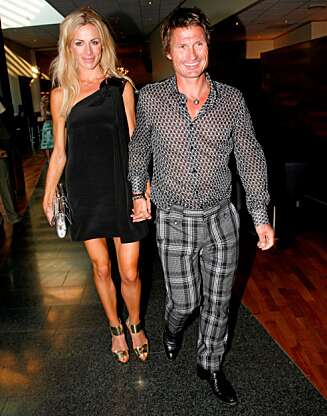 PENT PAR: Petter Stordalen og Gunhild Melhus venter med bryllup til neste år for ikke å overskygge flere venners bryllup til sommeren. PENT PAR: Petter Stordalen og Gunhild Melhus venter med bryllup til neste år for ikke å overskygge flere venners bryllup til sommeren.