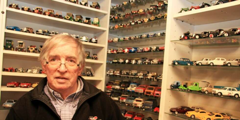 3500 MODELLER: Jean Sørensen har 3500 modeller. 3500 MODELLER: Jean Sørensen har 3500 modeller.