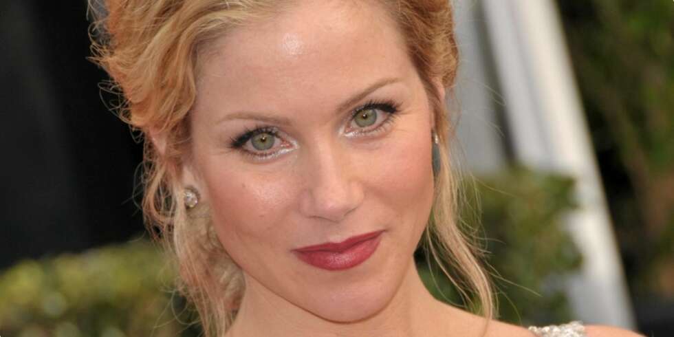 FRISK OG KLAR: Christina Applegate er kreftfri og positiv for det nye året. FRISK OG KLAR: Christina Applegate er kreftfri og positiv for det nye året.