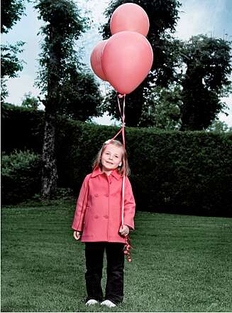 Bursdagsbarn med ballonger. Bursdagsbarn med ballonger.