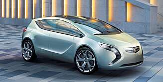 PLUGG-INN: Også Opel Flextreme var en plugg-inn-hybrid. En 1,3 liter stor turbo(bio)dieselmotor ladiet elektrodelen, som skulle klare å kjøre 55 kilometer uten hjelp. For å unngå dieselbruk, måtte bilen lades jevnlig i strømkontakt. PLUGG-INN: Også Opel Flextreme var en plugg-inn-hybrid. En 1,3 liter stor turbo(bio)dieselmotor ladiet elektrodelen, som skulle klare å kjøre 55 kilometer uten hjelp. For å unngå dieselbruk, måtte bilen lades jevnlig i strømkontakt.
