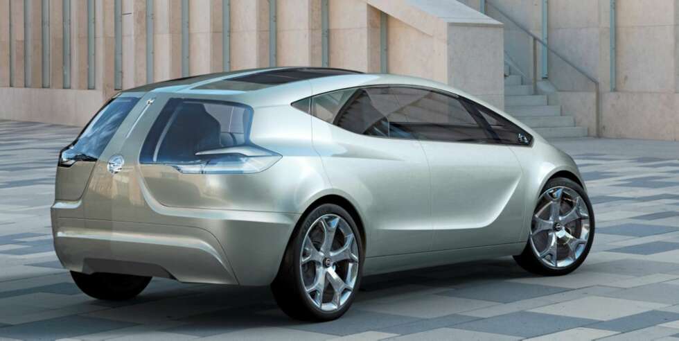 KONSEPT: Slik så Ampera ut da den første gang ble vist på bilutstillingen i Frankfurt i 2007. Det endelige resultatet er litt mer ordinært. FOTO: Opel KONSEPT: Slik så Ampera ut da den første gang ble vist på bilutstillingen i Frankfurt i 2007. Det endelige resultatet er litt mer ordinært. FOTO: Opel