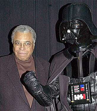 James Earl Jones og hans alter ego Darth Vader vant en SAG-pris søndag. James Earl Jones og hans alter ego Darth Vader vant en SAG-pris søndag.