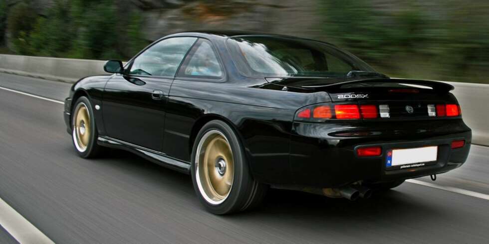 Nissan 200 sx er regnet for å være en av de mest populære ungdomsbilene. Nissan 200 sx er regnet for å være en av de mest populære ungdomsbilene.