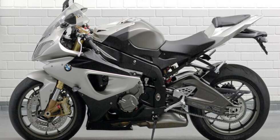 SUPERSPORT: På ett eller annet vis har BMW truffet innertier - man må nesten se på logoen for å skjønner at det ikke er en japaner. SUPERSPORT: På ett eller annet vis har BMW truffet innertier - man må nesten se på logoen for å skjønner at det ikke er en japaner.