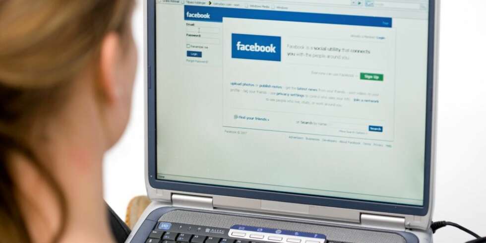 BURSDAGSBARNET: Facebook fyller fem år. 1,4 millioner av oss nordmenn er aktive brukere. BURSDAGSBARNET: Facebook fyller fem år. 1,4 millioner av oss nordmenn er aktive brukere.