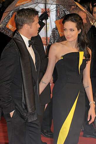 MENS KATTEN ER BORTE: Danser musenme på bordet. Brad Pitt og Angelina Jolie kom tilbake til kaos med ungene på hotellet. MENS KATTEN ER BORTE: Danser musenme på bordet. Brad Pitt og Angelina Jolie kom tilbake til kaos med ungene på hotellet.