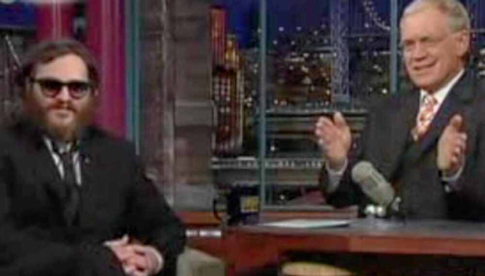 MERKELIG: Joaquin Phoenix' oppførsel hos David Letterman har ført til spekulasjoner om han var dopet. MERKELIG: Joaquin Phoenix' oppførsel hos David Letterman har ført til spekulasjoner om han var dopet.