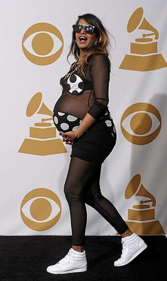 PÅ TERMINEN: M.I.A. på Grammy Awards - i sprekkeferdig tilstand. PÅ TERMINEN: M.I.A. på Grammy Awards - i sprekkeferdig tilstand.