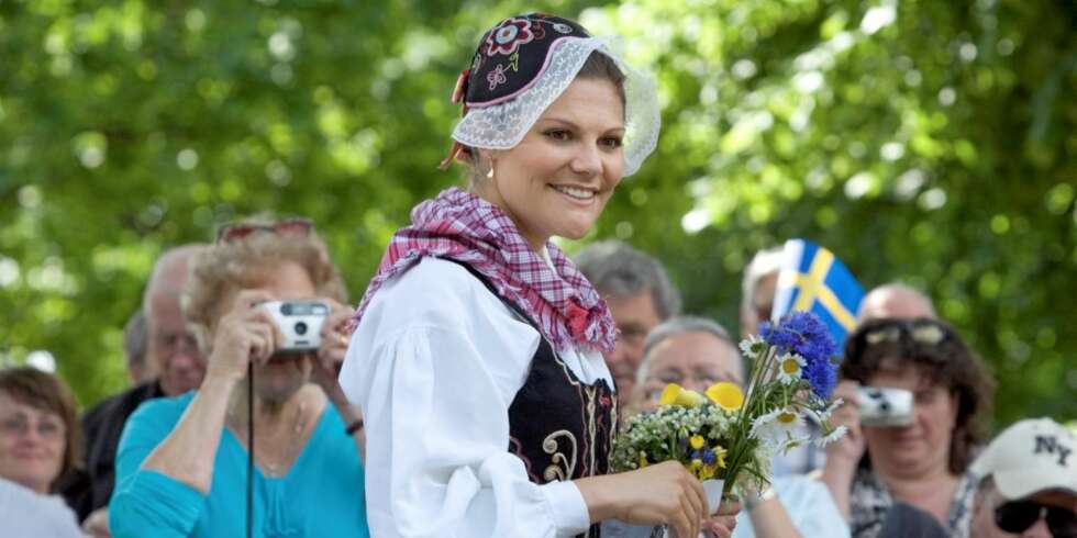 MILLIARDBRYLLUP: Kronprinsesse Victoria og Daniel Westlings bryllup vil bringe kjærkomne plingelyder i svenske kassaapparater. MILLIARDBRYLLUP: Kronprinsesse Victoria og Daniel Westlings bryllup vil bringe kjærkomne plingelyder i svenske kassaapparater.