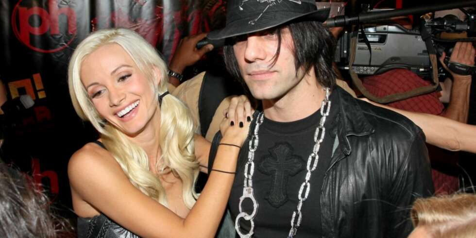 SLUTT: Holly Madison og Criss Angel har slått opp etter bare fire måneder. SLUTT: Holly Madison og Criss Angel har slått opp etter bare fire måneder.