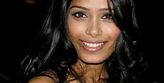 INDISK: Freida Pinto er av indisk opphav, og er derfor naturlig mørk i huden. INDISK: Freida Pinto er av indisk opphav, og er derfor naturlig mørk i huden.