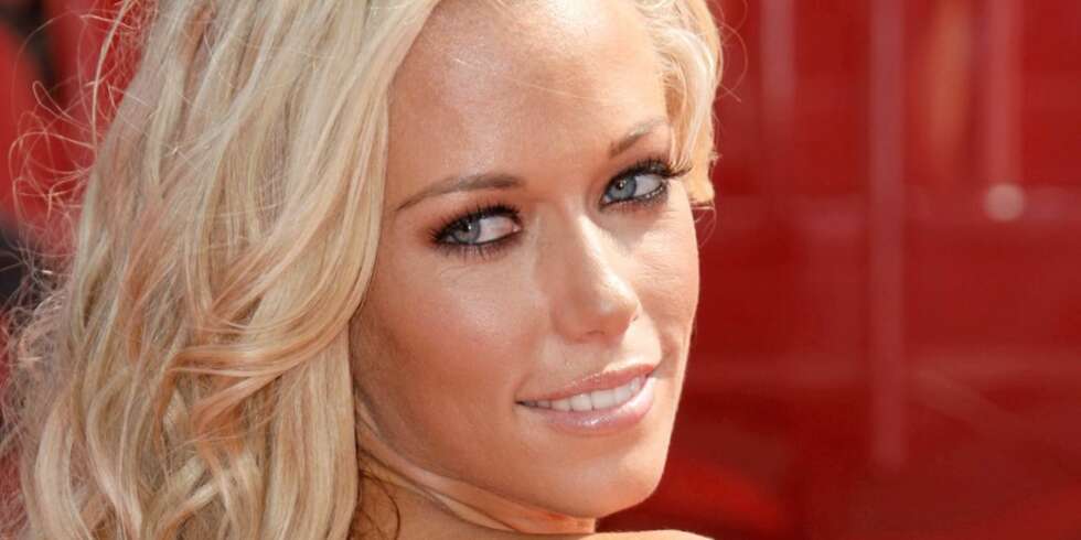 METT: Etter fire år ble Kendra Wilkinson mett av livsstilen på Playboy Mansion. Nå er hun forlovet med Hank Baskett. METT: Etter fire år ble Kendra Wilkinson mett av livsstilen på Playboy Mansion. Nå er hun forlovet med Hank Baskett.