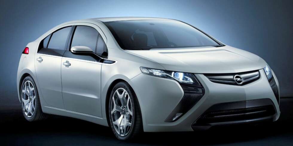 EUROPEISK FETTER: Vi har tidligere vist frem Chevrolet Volt. Opel er som kjent en del av GM-konsernet, og Ampera vil bli Volts konsernfetter. EUROPEISK FETTER: Vi har tidligere vist frem Chevrolet Volt. Opel er som kjent en del av GM-konsernet, og Ampera vil bli Volts konsernfetter.