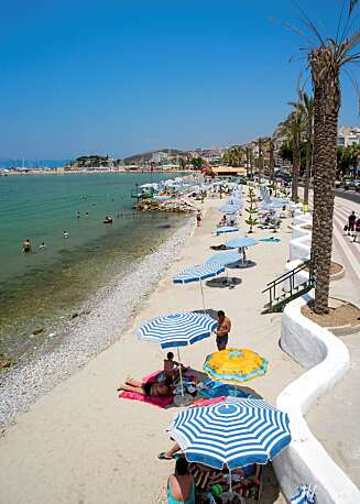 PRISVINNER: I Kusadasi i Tyrkia kan du nyte det yrende strandlivet. PRISVINNER: I Kusadasi i Tyrkia kan du nyte det yrende strandlivet.