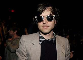 GIFT: Ryan Adams sa ja til kjæresten Mandy Moore GIFT: Ryan Adams sa ja til kjæresten Mandy Moore