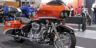 HARLEY: Har også CVO-modeller med 1800 cc slagvolum. Road Glide her koster 430 000 kroner. HARLEY: Har også CVO-modeller med 1800 cc slagvolum. Road Glide her koster 430 000 kroner.