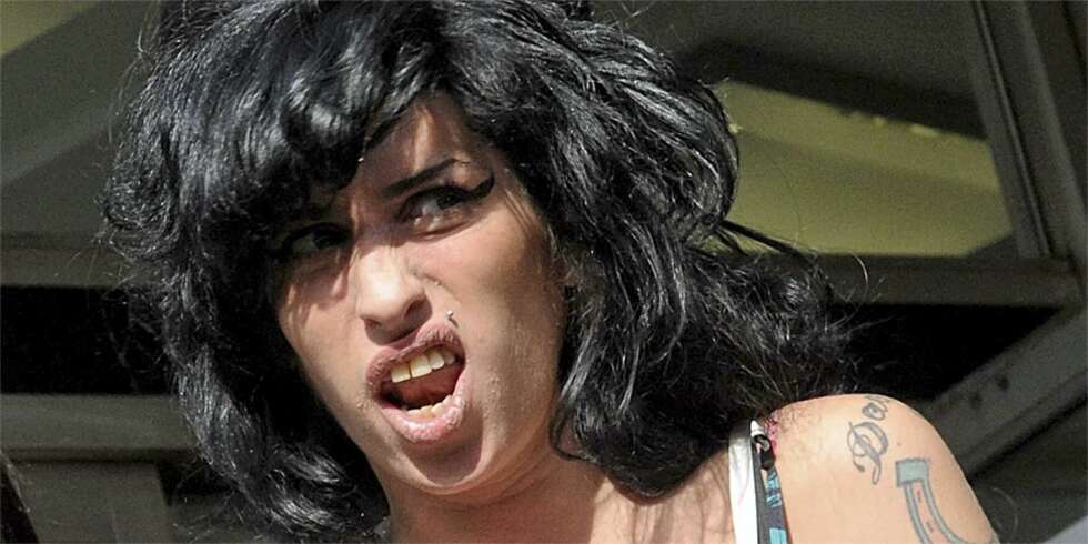 USKYLDIG: Amy Winehouse sa seg ikke skyldig etter tiltalen, som lyder på overfall på en danser. USKYLDIG: Amy Winehouse sa seg ikke skyldig etter tiltalen, som lyder på overfall på en danser.