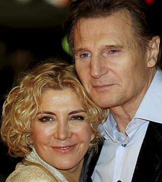 LYKKELIGE: Natasha Richardson og Liam Neeson giftet seg i 1994 etter å ha møttes på innspillingen av filmen "Nell". LYKKELIGE: Natasha Richardson og Liam Neeson giftet seg i 1994 etter å ha møttes på innspillingen av filmen "Nell".