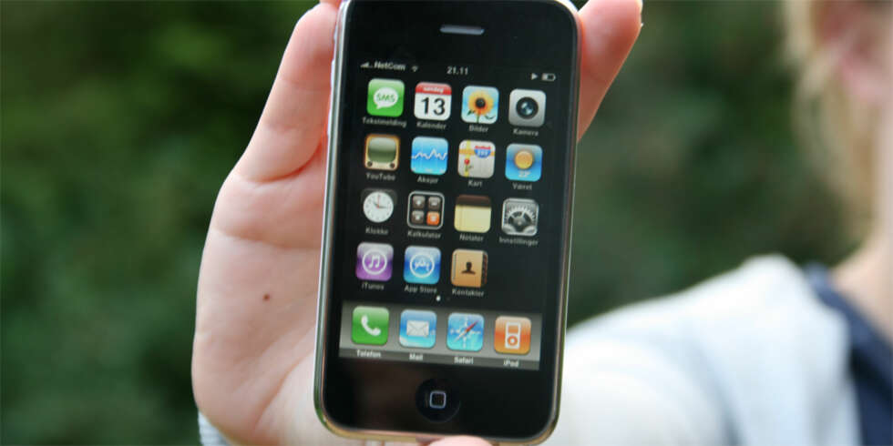 SAMME DAG: Samtidig som Telenor nå får selge iPhone, setter NetCom ned prisene sine. SAMME DAG: Samtidig som Telenor nå får selge iPhone, setter NetCom ned prisene sine.