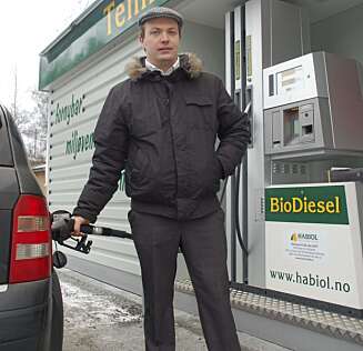KAFFEDIESEL: - Det er ikke slik at det finnes et stoff som kan erstatte dagens fossile drivstoff, sier Einar Håndlykken i miljøstifelsen Zero. KAFFEDIESEL: - Det er ikke slik at det finnes et stoff som kan erstatte dagens fossile drivstoff, sier Einar Håndlykken i miljøstifelsen Zero.