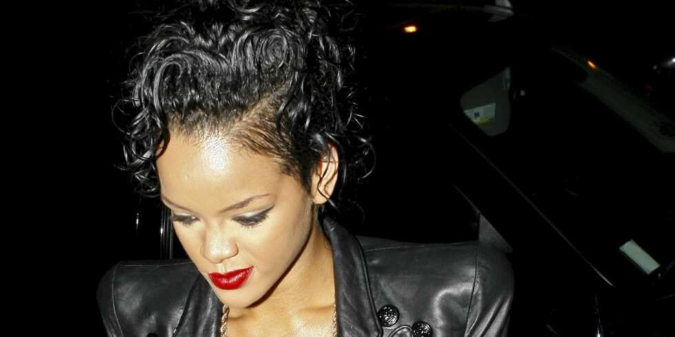 OLJEGLATT: Rihannas ferskenhud var ute av lage da hun var på byen onsdag kveld. OLJEGLATT: Rihannas ferskenhud var ute av lage da hun var på byen onsdag kveld.