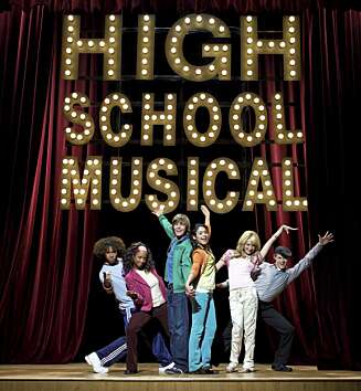 FIN GJENG: Corbin Bleu, Monique Coleman, Zac Efron, Vanessa Anne Hudgens, Ashley Tisdale og Lucas Grabeel ble gode venner under innspillingen av "High School Musical" FIN GJENG: Corbin Bleu, Monique Coleman, Zac Efron, Vanessa Anne Hudgens, Ashley Tisdale og Lucas Grabeel ble gode venner under innspillingen av "High School Musical"