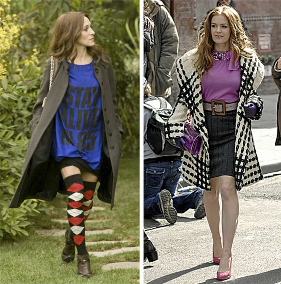 TOPP MED MISMATCH: Både Becky og Carrie mikser miniskjørt med topper som ikke nødvendigvis passer helt perfekt til resten av antrekket. Men likevel klarer de å hale looken i havn gang på gang. TOPP MED MISMATCH: Både Becky og Carrie mikser miniskjørt med topper som ikke nødvendigvis passer helt perfekt til resten av antrekket. Men likevel klarer de å hale looken i havn gang på gang.