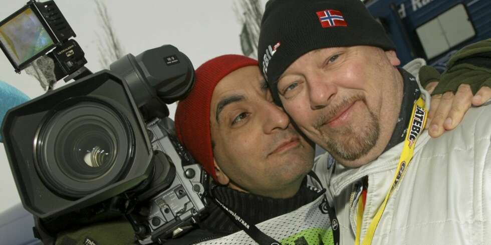 BILSPORTFOTOGRAF: Mohammed Alayoubi (t.v.) og Geir Schau sto bak NRKs Rallyskolen. Før Alayoubi begynte i NRK, arbeidet han i mange år som bilsportsfotograf i TV Media. BILSPORTFOTOGRAF: Mohammed Alayoubi (t.v.) og Geir Schau sto bak NRKs Rallyskolen. Før Alayoubi begynte i NRK, arbeidet han i mange år som bilsportsfotograf i TV Media.