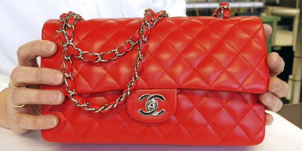 INGEN BOT: Blir du tatt med en piratkopierte Chanel-vekse av tollmyndighetene, er det verste som kan skje at de konfiskerer varen. INGEN BOT: Blir du tatt med en piratkopierte Chanel-vekse av tollmyndighetene, er det verste som kan skje at de konfiskerer varen.