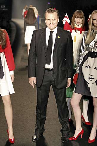 Ditas "svigerfar", Jean-Charles de Castelbajac,er en av de sprøeste designerne Frankrike har å by på. Ditas "svigerfar", Jean-Charles de Castelbajac,er en av de sprøeste designerne Frankrike har å by på.