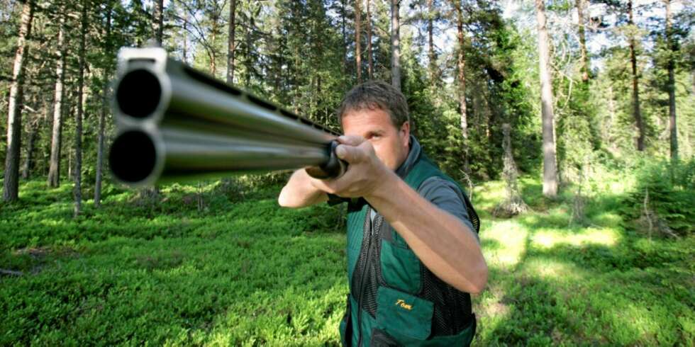 TRENING HJELPER: - Kjenn børsa, tørrtren jevnlig og ta noen turer på banen før jakt. Verre er det ikke, sier mangeårig norgesmester Tom Fjeldstad. TRENING HJELPER: - Kjenn børsa, tørrtren jevnlig og ta noen turer på banen før jakt. Verre er det ikke, sier mangeårig norgesmester Tom Fjeldstad.