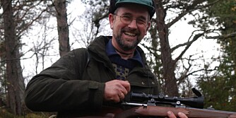 Bukkejakt: Fornøyd jeger etter at skuddet har falt. (Ill.foto: Thor Olav Moen.) Bukkejakt: Fornøyd jeger etter at skuddet har falt. (Ill.foto: Thor Olav Moen.)