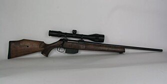 Sauer 202 Jaktmatch er jegerens versjon av Sauer 200 STR.-DFS rifla. (Foto: Jørund Lien) Sauer 202 Jaktmatch er jegerens versjon av Sauer 200 STR.-DFS rifla. (Foto: Jørund Lien)