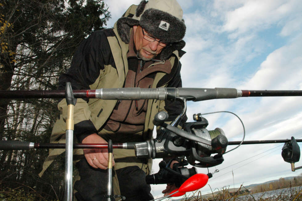 EFFEKTIVT OPPSETT: Nappindikasjonen ble besørget av såkalte dropback-indikatorer i kombinasjon med elektroniske nappvarslere. Legg merke til hvordan "hodet" på swingeren er plassert i forhold til kanten på spolen. EFFEKTIVT OPPSETT: Nappindikasjonen ble besørget av såkalte dropback-indikatorer i kombinasjon med elektroniske nappvarslere. Legg merke til hvordan "hodet" på swingeren er plassert i forhold til kanten på spolen.