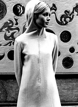 Twiggy ble etterhvert en prisbelønt filmstjerne og sanger. Twiggy ble etterhvert en prisbelønt filmstjerne og sanger.
