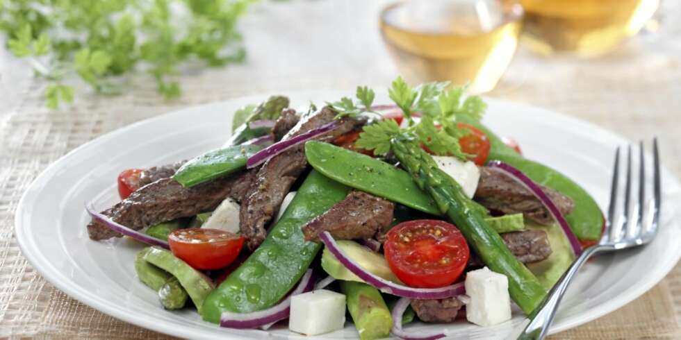 Biffsalat er både lett og lettvint. Biffsalat er både lett og lettvint.