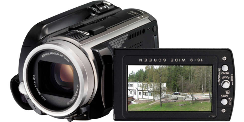 Videobildet fra JVC HD10 viser at de lyse brakkene mister detaljer, men jevnt over er videokvaliteten bra nok. Videobildet fra JVC HD10 viser at de lyse brakkene mister detaljer, men jevnt over er videokvaliteten bra nok.