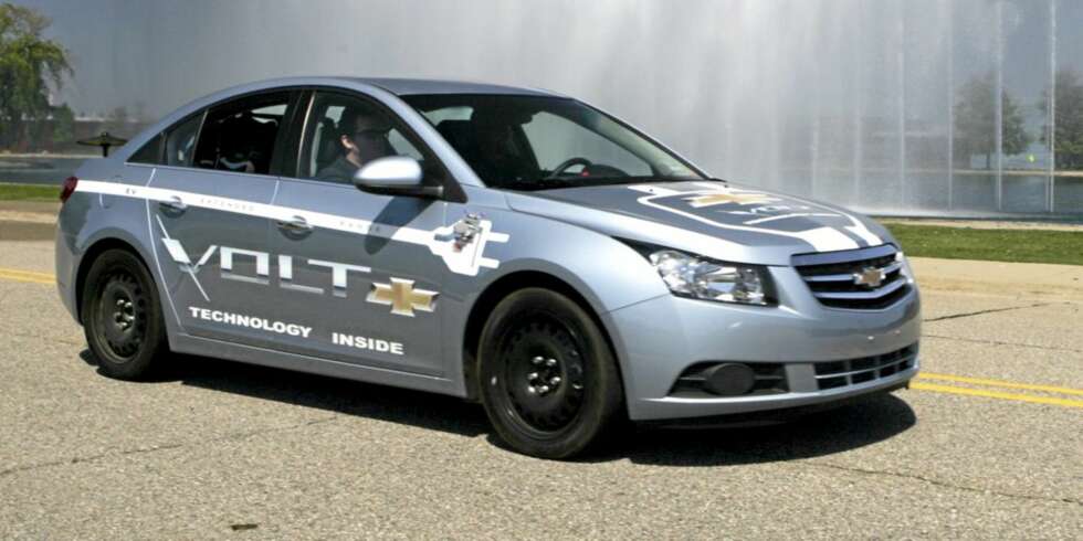 BILLIG I DRIFT: Volt skal kunne kjøres drøyt 60 km på ren elektrisk drift. I følge U.S. Departement of Transportation pendler 8 av 10 amerikanere kortere distanse enn 60 km daglig. BILLIG I DRIFT: Volt skal kunne kjøres drøyt 60 km på ren elektrisk drift. I følge U.S. Departement of Transportation pendler 8 av 10 amerikanere kortere distanse enn 60 km daglig.