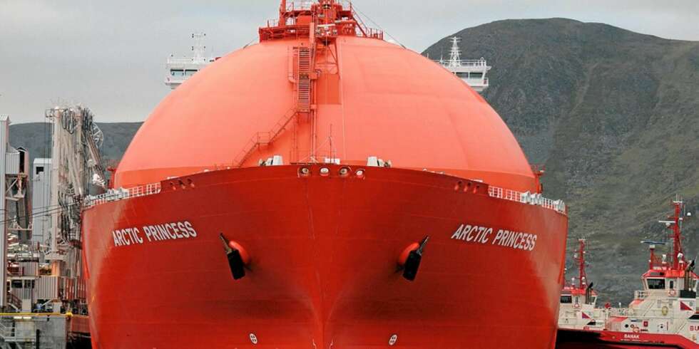 SVÆR: Arctic Princess ruver godt i havna på Melkøya. Gassen kommer fra Snøhvitfeltet, og skal dit etterspørselen og dermed prisene er høyest. SVÆR: Arctic Princess ruver godt i havna på Melkøya. Gassen kommer fra Snøhvitfeltet, og skal dit etterspørselen og dermed prisene er høyest.