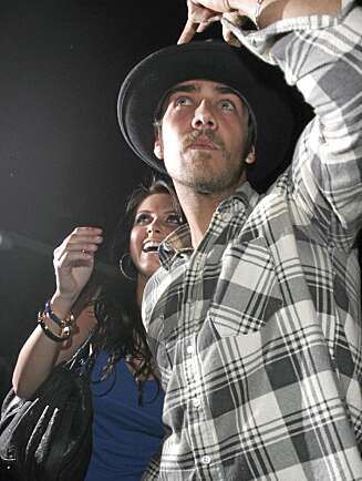 Kristin Cavallari begynte å flørte med Audrina Patridges vennekjæreste, Justin Bobby Brescia. Kristin Cavallari begynte å flørte med Audrina Patridges vennekjæreste, Justin Bobby Brescia.