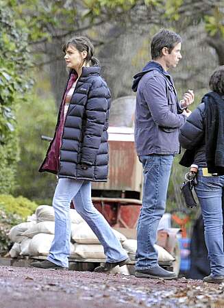 Katie Holmes har tilbrakt sommeren i Australia med å spille inn "Don't be afraid of the dark". Katie Holmes har tilbrakt sommeren i Australia med å spille inn "Don't be afraid of the dark".