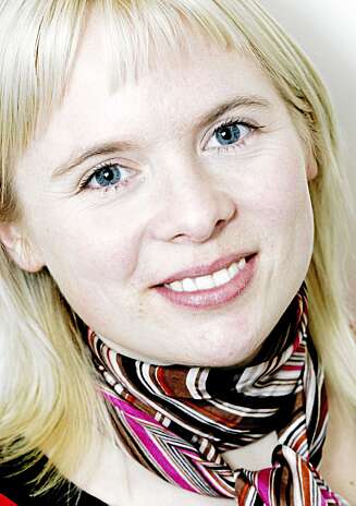 - Det er lov å le av tvangstankene sine. Det er jo ganske hysterisk å tro at man har kjørt på noen uten å merke det, sier Kristin Marie Berstad (26). - Det er lov å le av tvangstankene sine. Det er jo ganske hysterisk å tro at man har kjørt på noen uten å merke det, sier Kristin Marie Berstad (26).