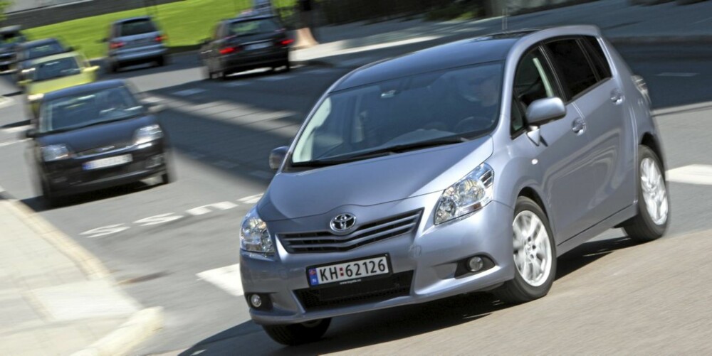 BEDRE ENN VI TROR? Toyota får svært høy score på kjøreegenskaper av sine eiere. BEDRE ENN VI TROR? Toyota får svært høy score på kjøreegenskaper av sine eiere.